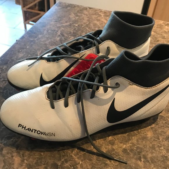 Size 10.5 Nike Phantom VSN Men's Cleats - Picture 5 of 6